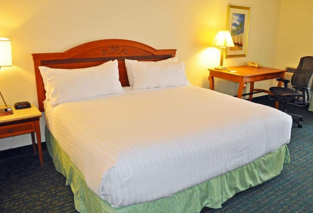 Hotel Express - West By Ihg