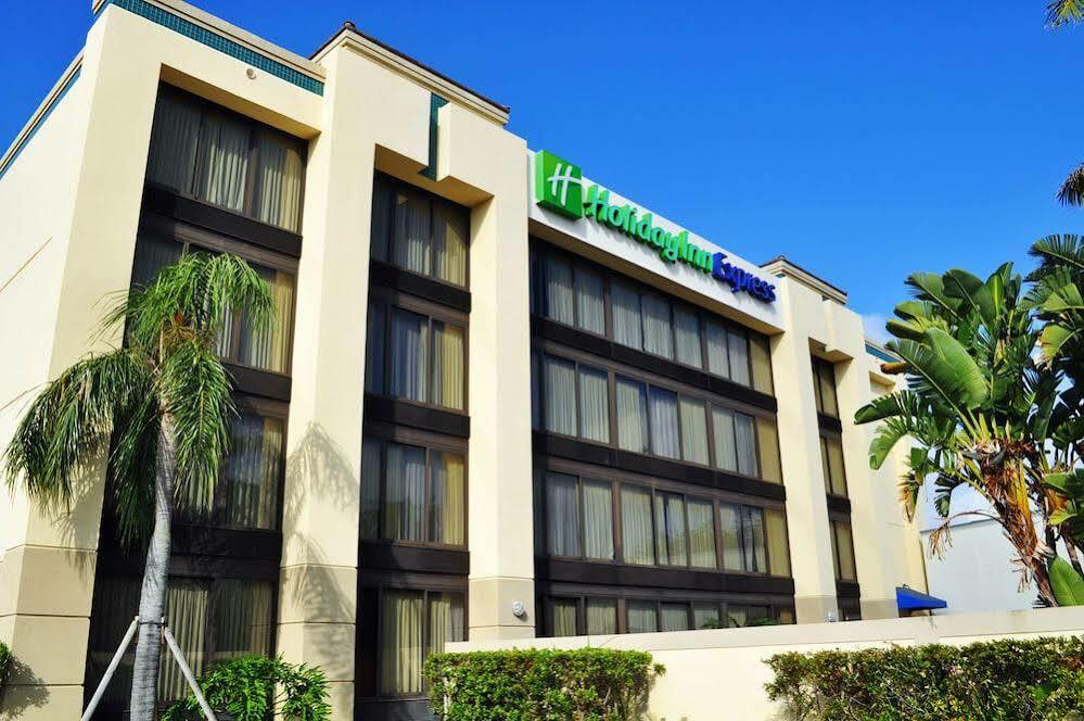 Express - West By Ihg Hotel 3*