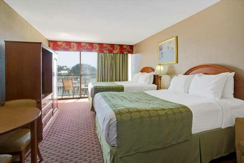 Ramada By Wyndham Waterfront