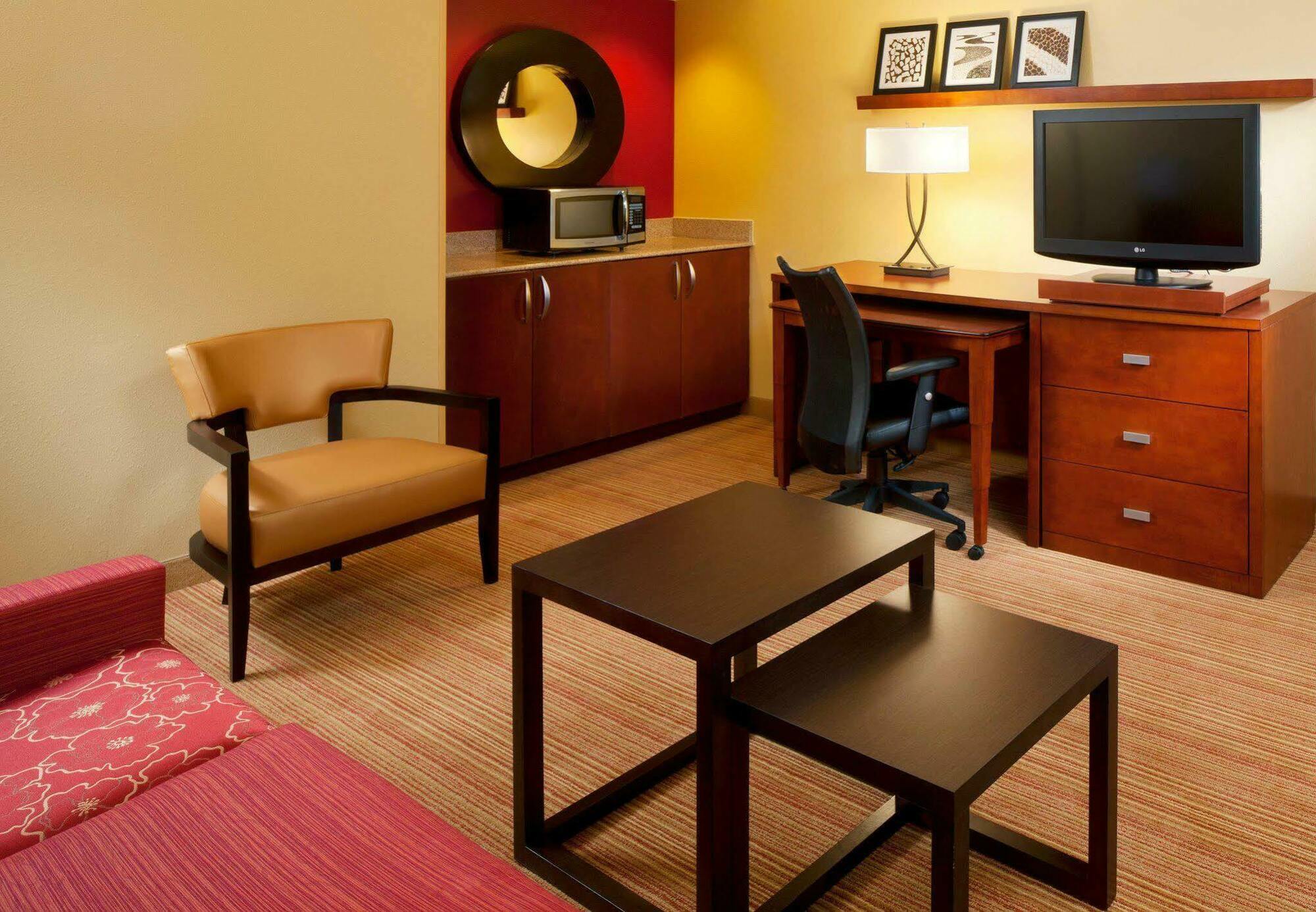 Courtyard By Marriott At The Mayo Clinic Campus/beaches Hotel
