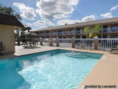 Hotel Super 8 By Wyndham Kissimmee/maingate/orlando Area