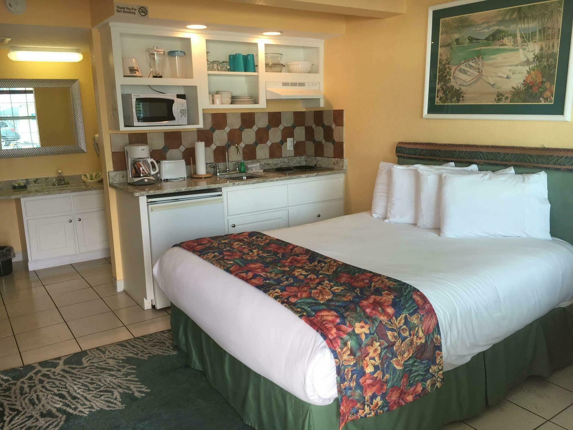 Sea Shells Club Hotel 3*