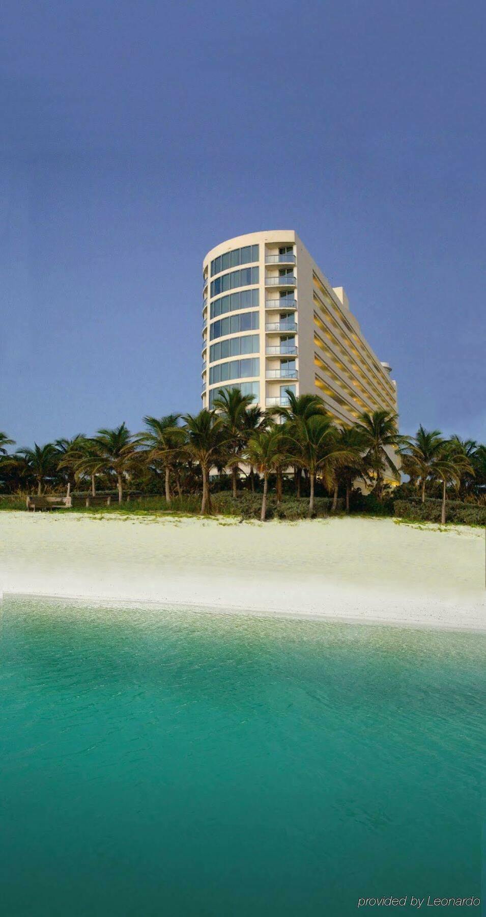 Lauderdale Pompano Beach/oceanfront