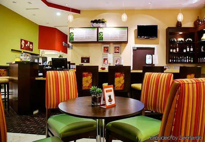 Hotel Courtyard By Marriott Sarasota/riverfront