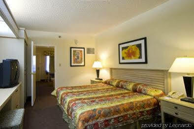 Baymont By Wyndham Near Busch Gardens Tampa