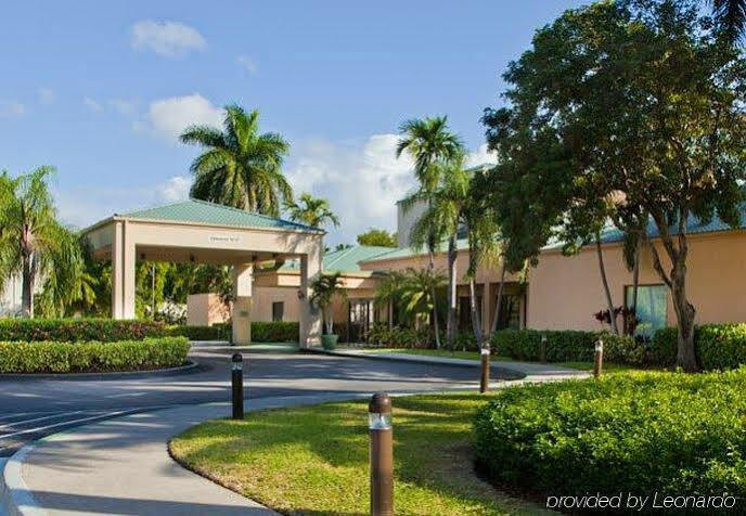 Hotel Courtyard Miami Airport West 3*