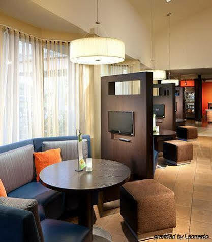 Courtyard Miami Airport West Hotel 3*