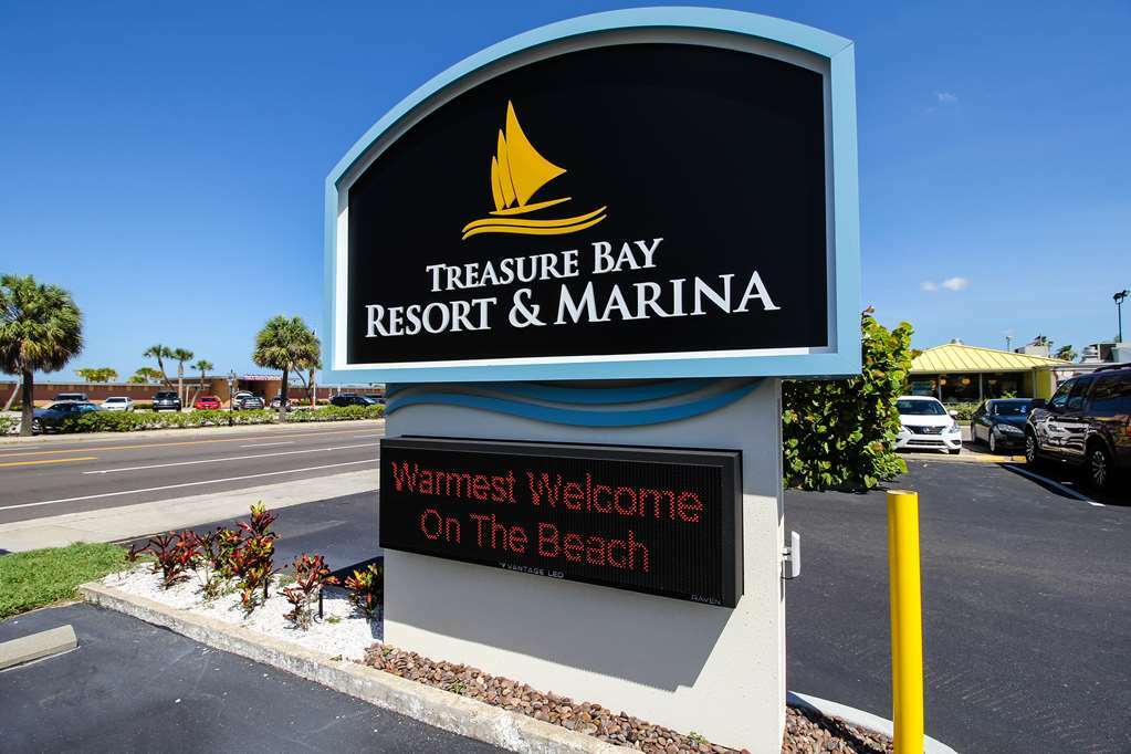 Hotel Treasure Island And Marina