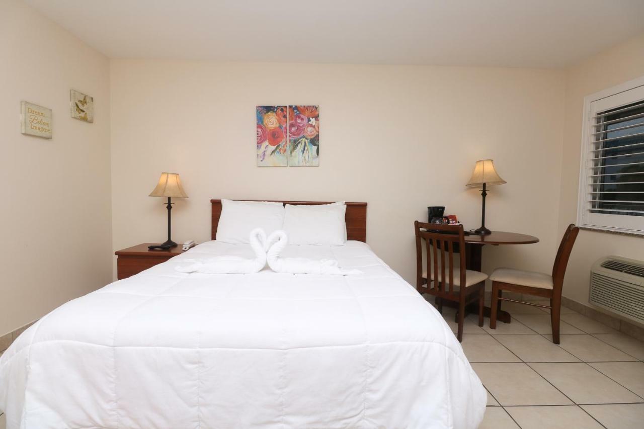 Atlantique Beach House Hotel *