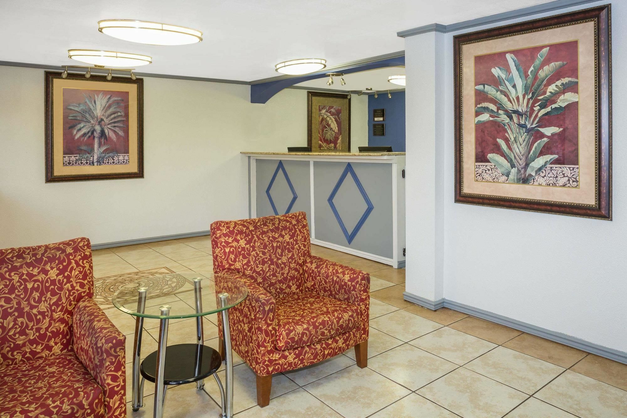 Motel Travelodge By Wyndham Myers North 2*