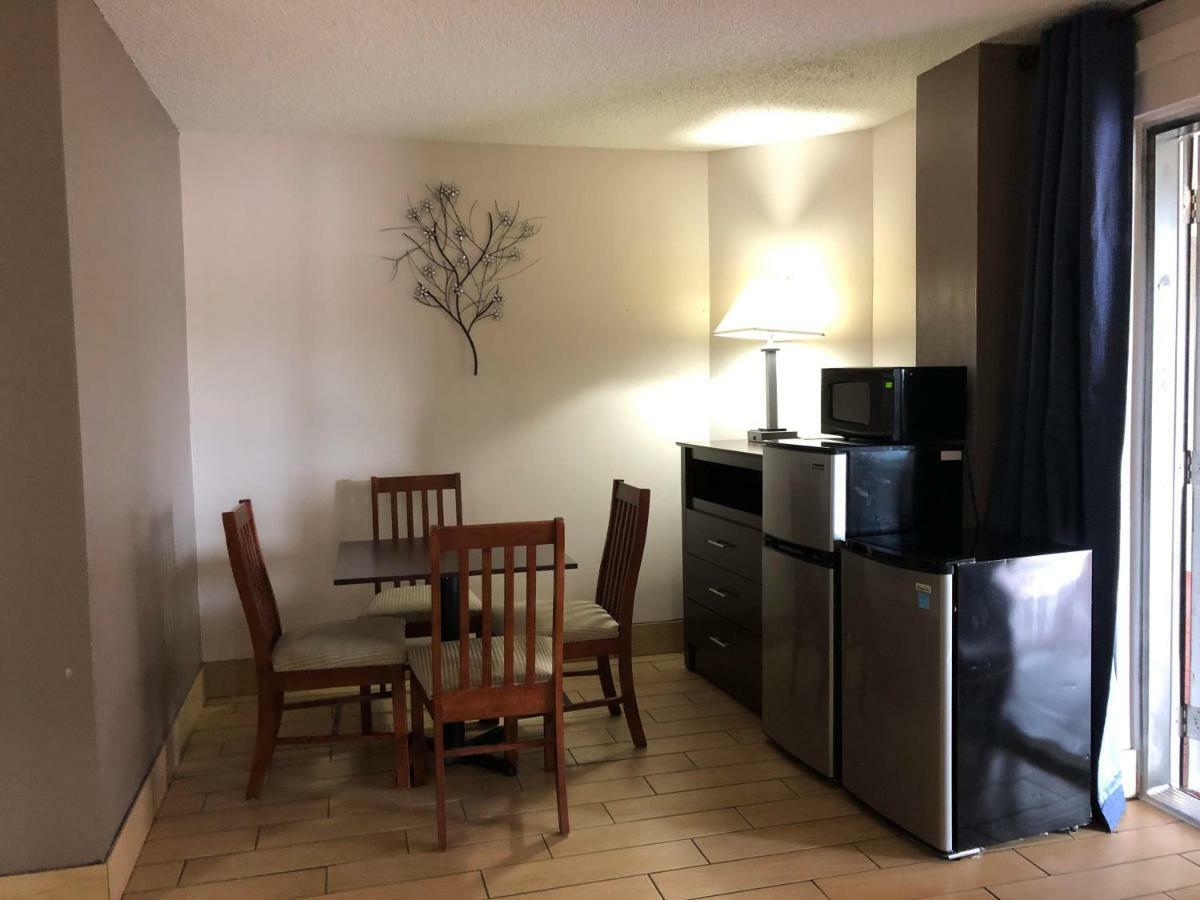Sun Coast Motel 2*