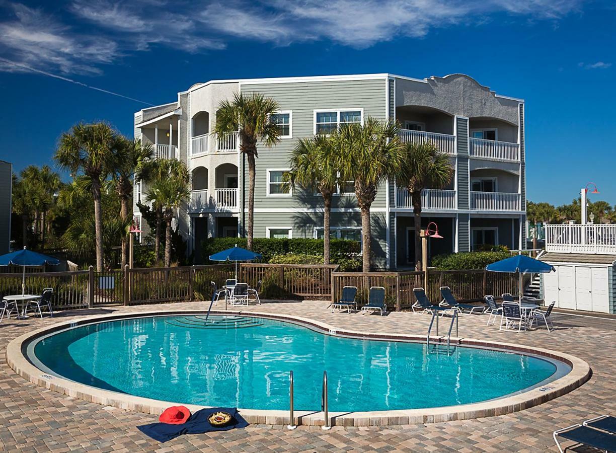 Hibiscus Oceanfront Resort