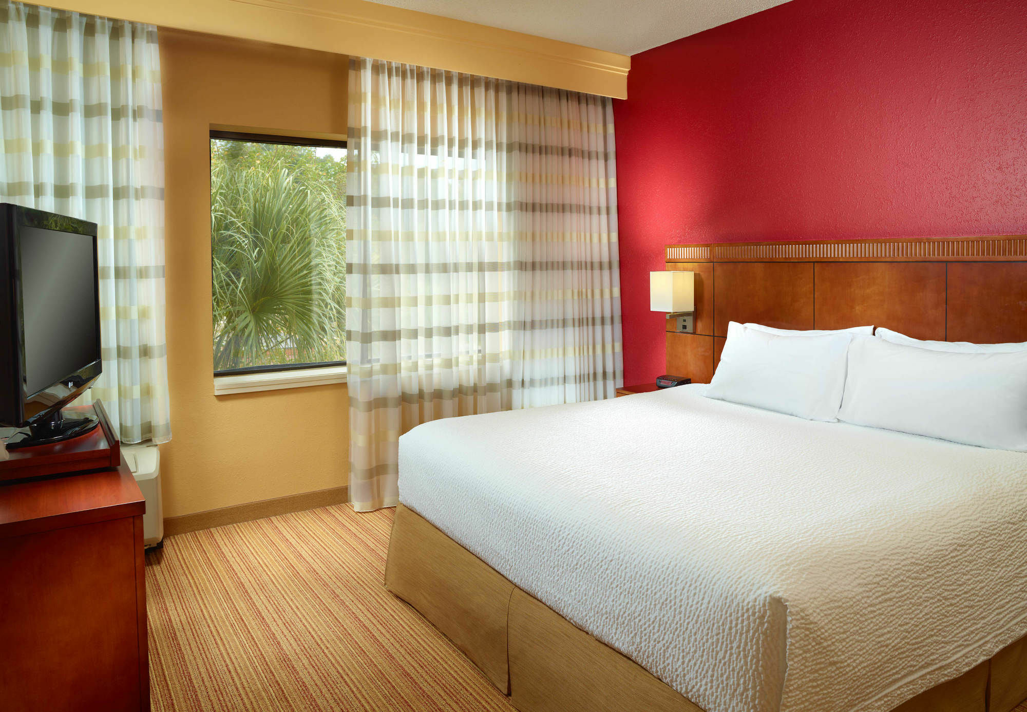 Hotel Courtyard By Marriott At The Mayo Clinic Campus/beaches