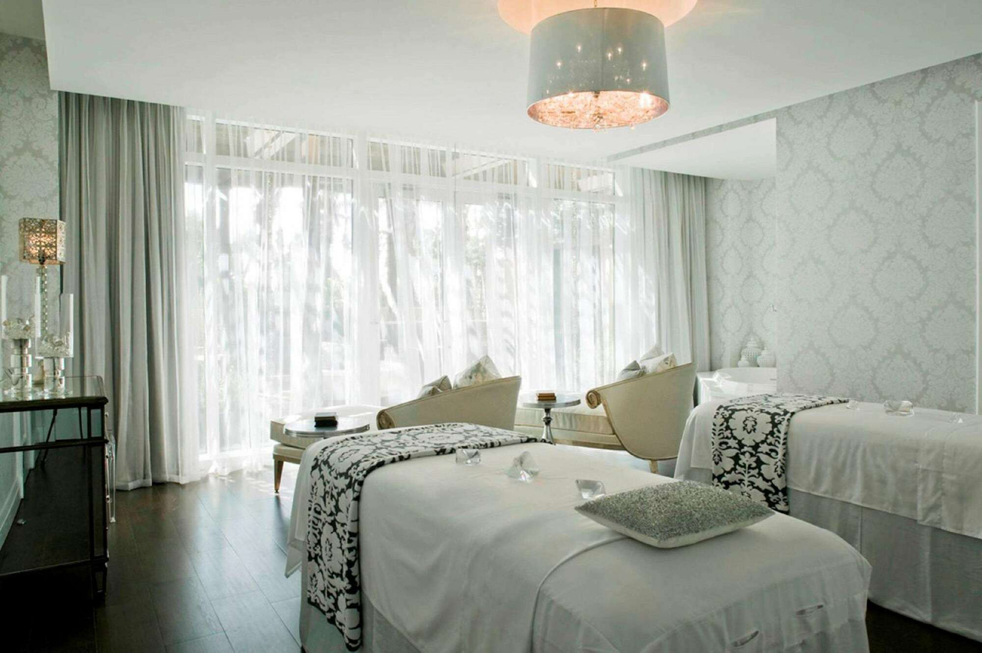 Eau Palm & Resort