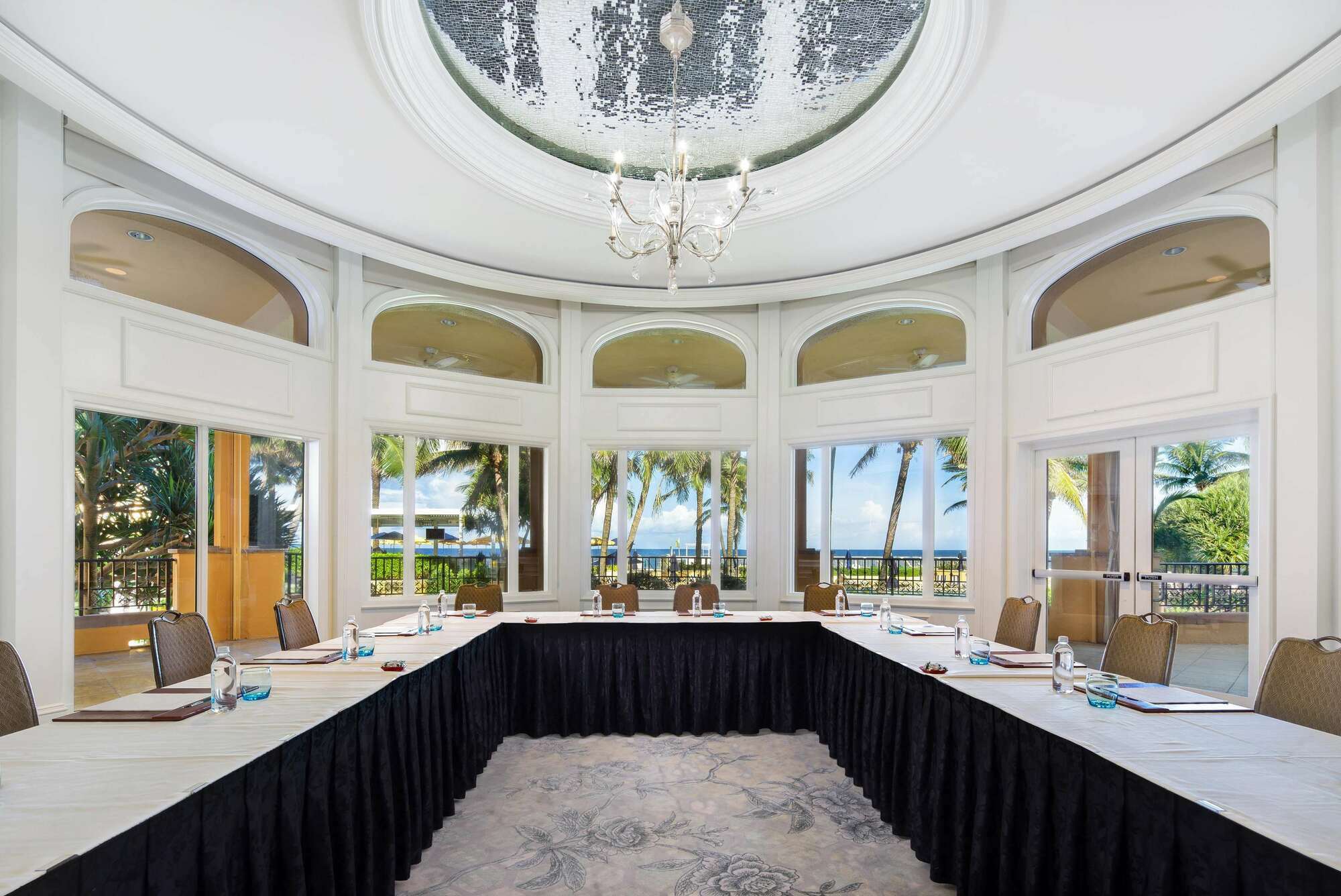 Resort Eau Palm & 5*