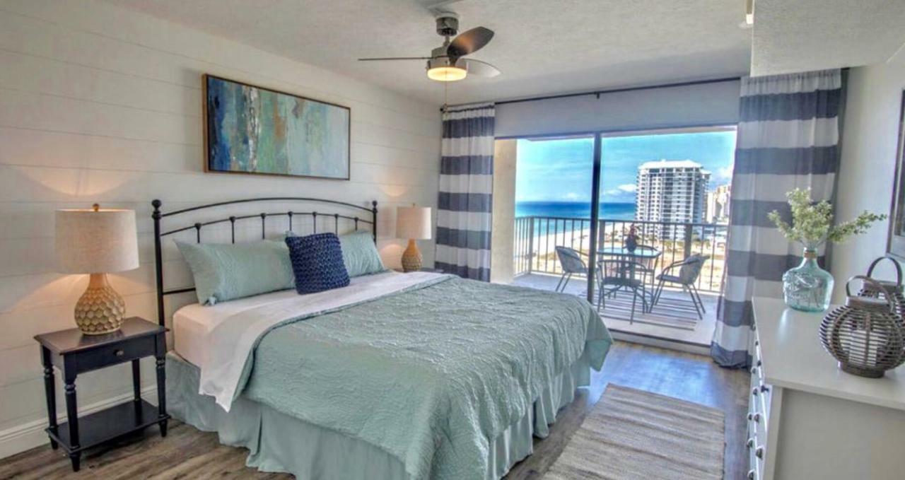 Apartment Regency Towers - Beachfront *