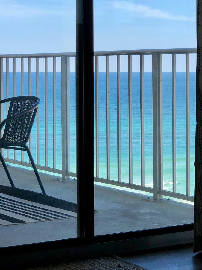 Regency Towers - Beachfront Apartment