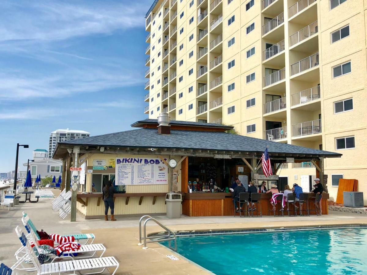 Regency Towers - Beachfront Apartment