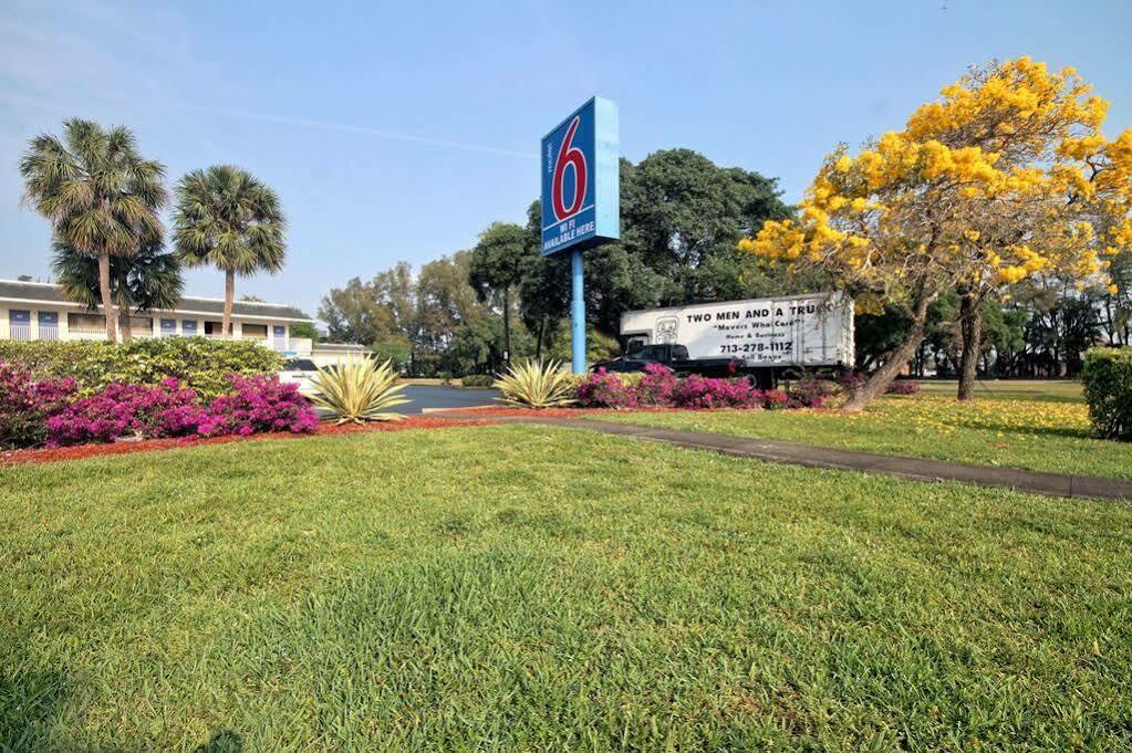 Travelodge By Wyndham Pompano Hotel Pompano Beach