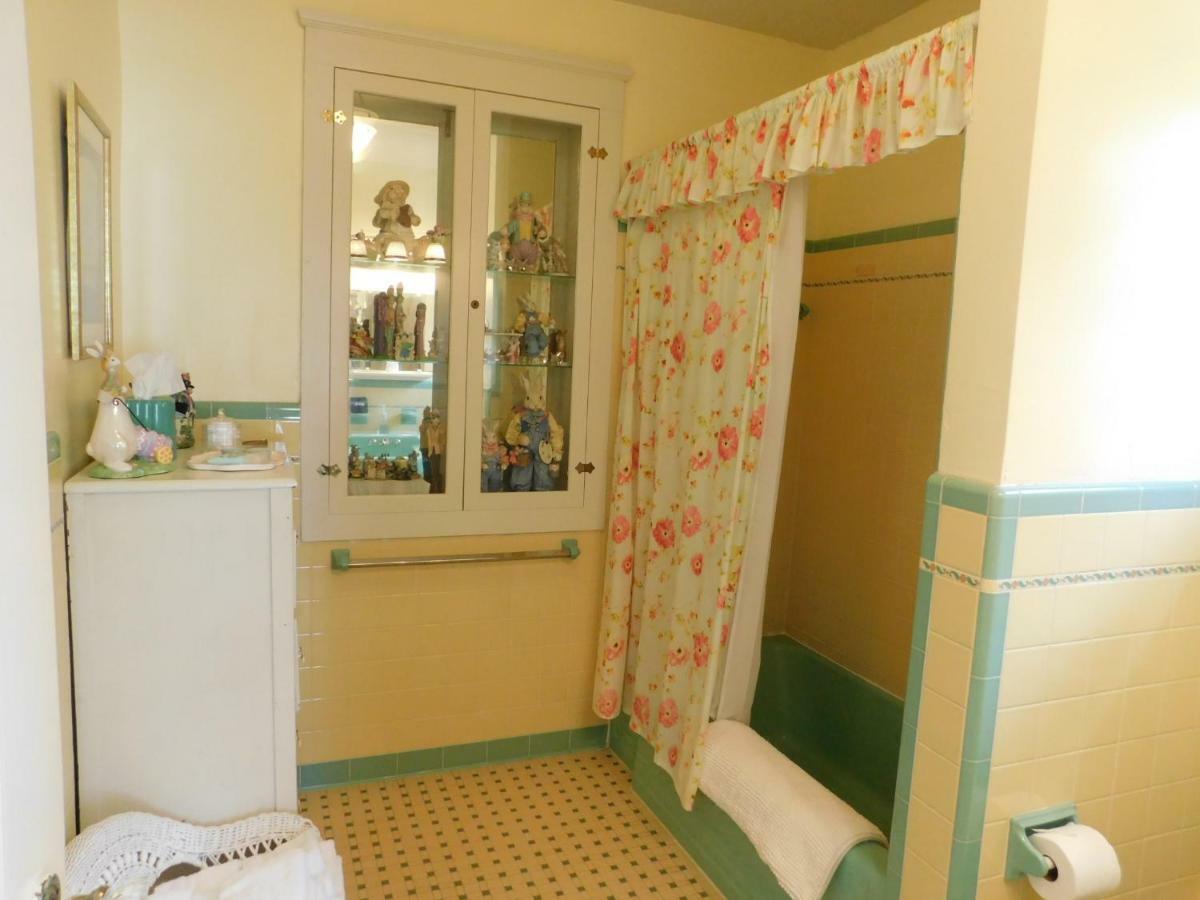 The River Lily Bed & Breakfast