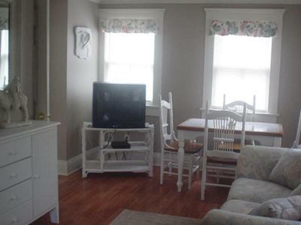 The River Lily Bed & Breakfast