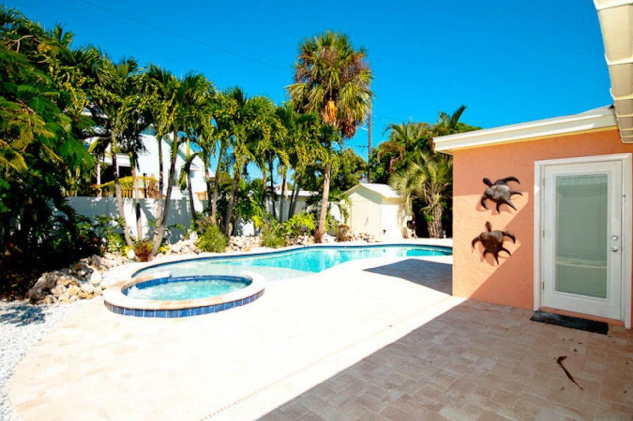 Tropical Oasis Anna Maria