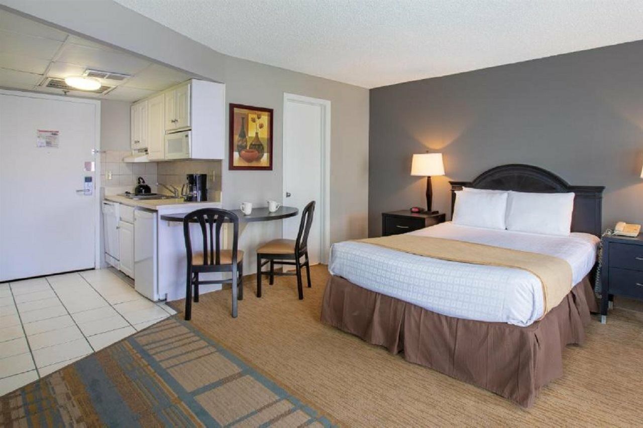 Enclave Suites, A Staysky & Near Universal 3* Orlando