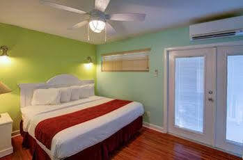 Lighthouse Resort: & Inn