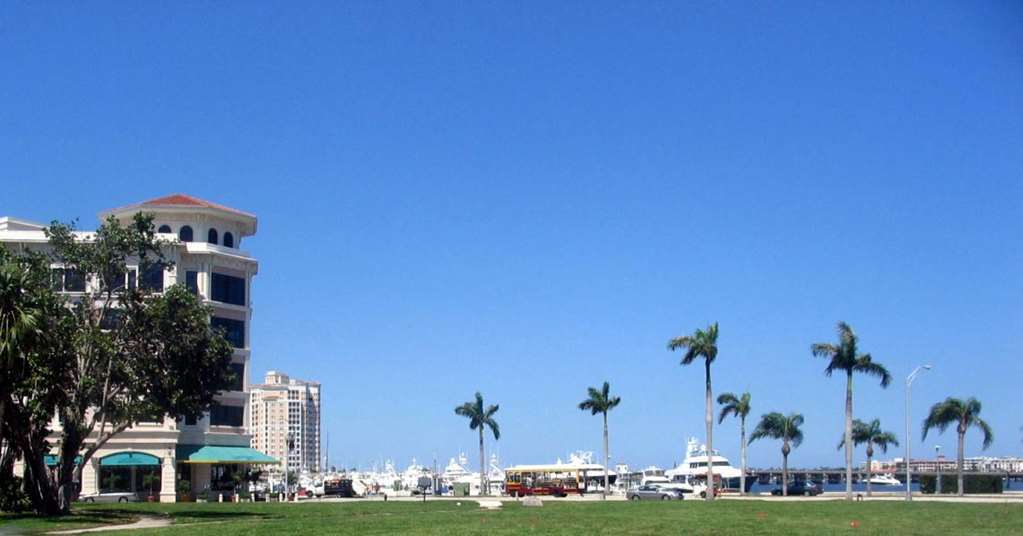 Embassy By Hilton Palm Gardens Pga Boulevard Hotel Palm Beach Gardens