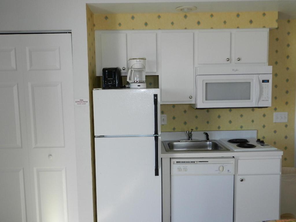 Apartment 2 Bedroom Direct Oceanfront Wyndham Ocean Walk - Daytona Funland 1601