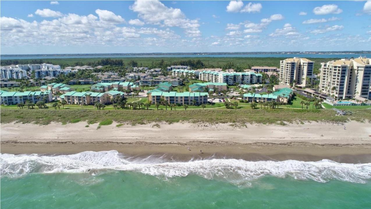 Getaway - Ocean Beach, Tennis, Golf, Pool With Tiki Bar Apartment *