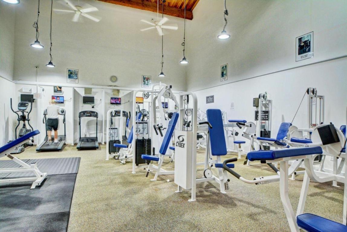 Apartment Getaway - Ocean Beach, Tennis, Golf, Pool With Tiki Bar