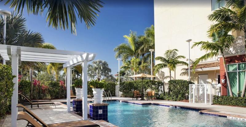 Courtyard By Marriott Miami 4*
