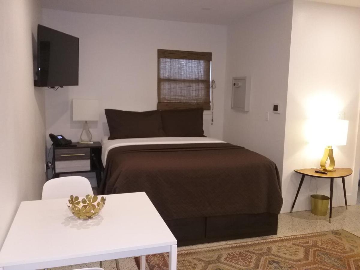 Captiva Hotel 2*
