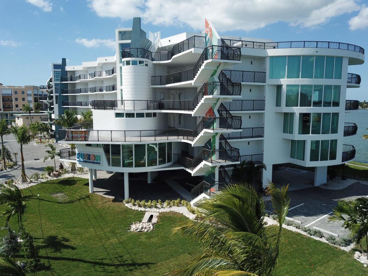 Resort Fusion Waterfront Treasure Island