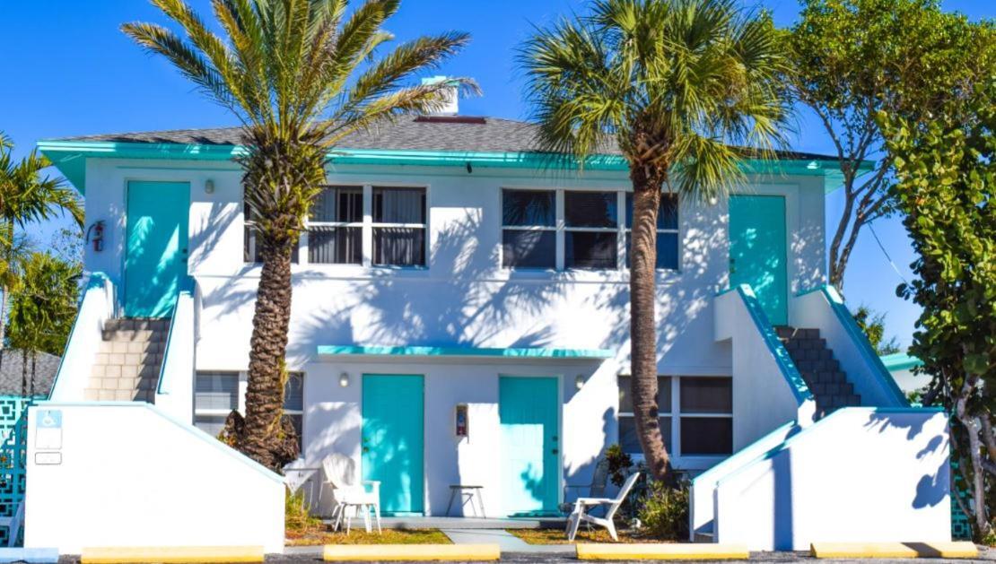 Swashbuckler Motel 2*