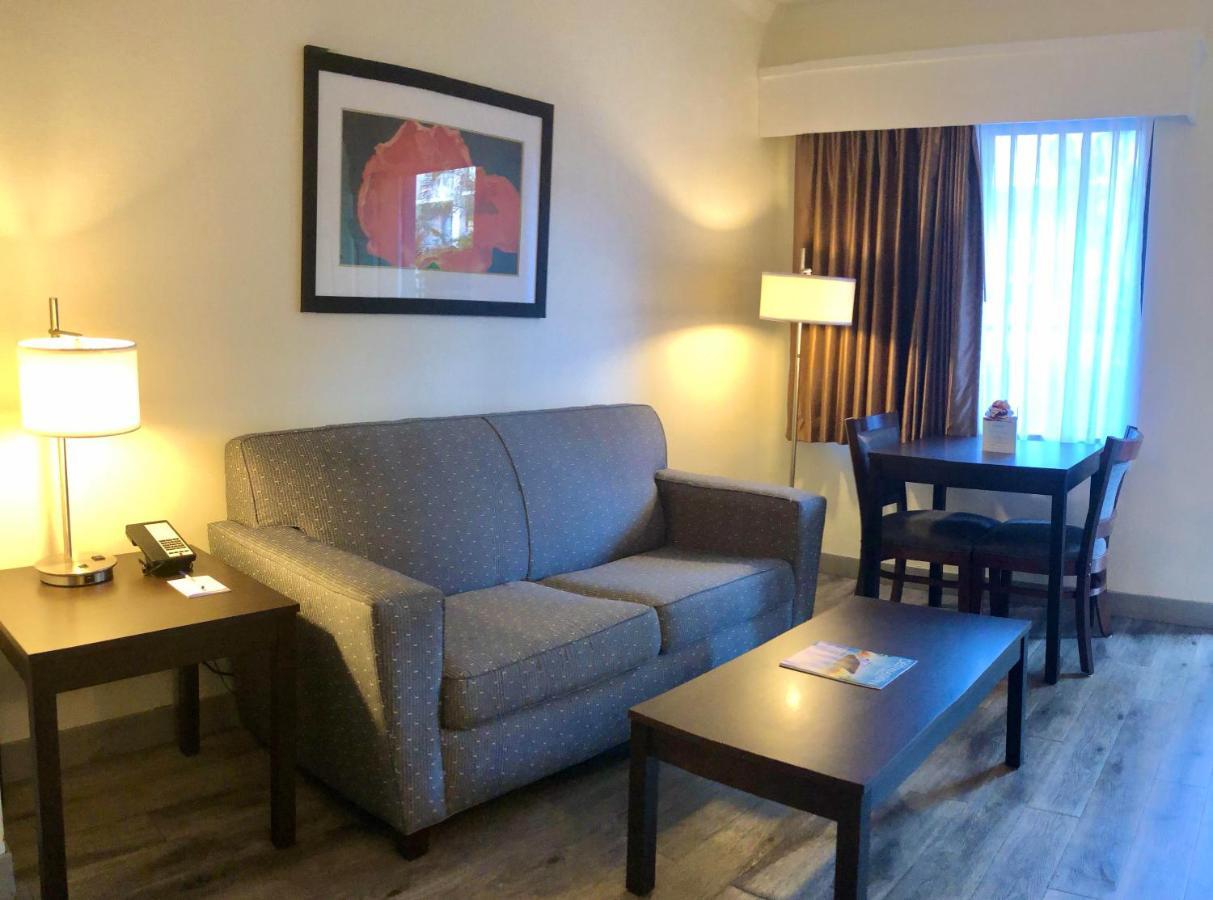 Baymont By Wyndham Near Busch Gardens Hotel