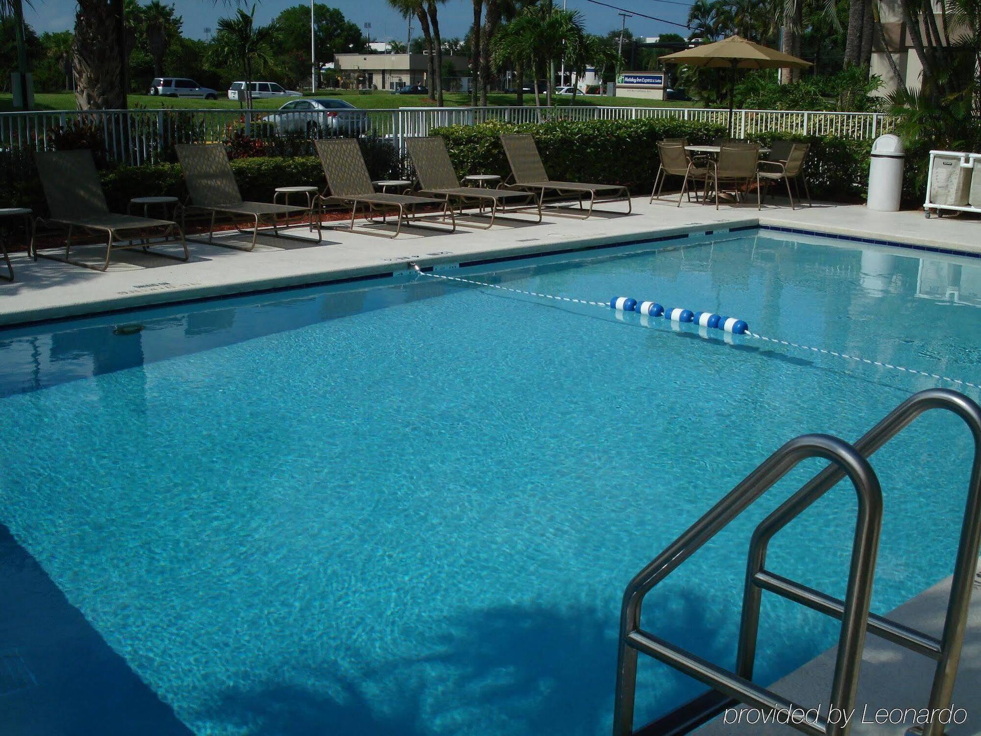Express Lauderdale North - Executive Airport By Ihg Hotel 2*