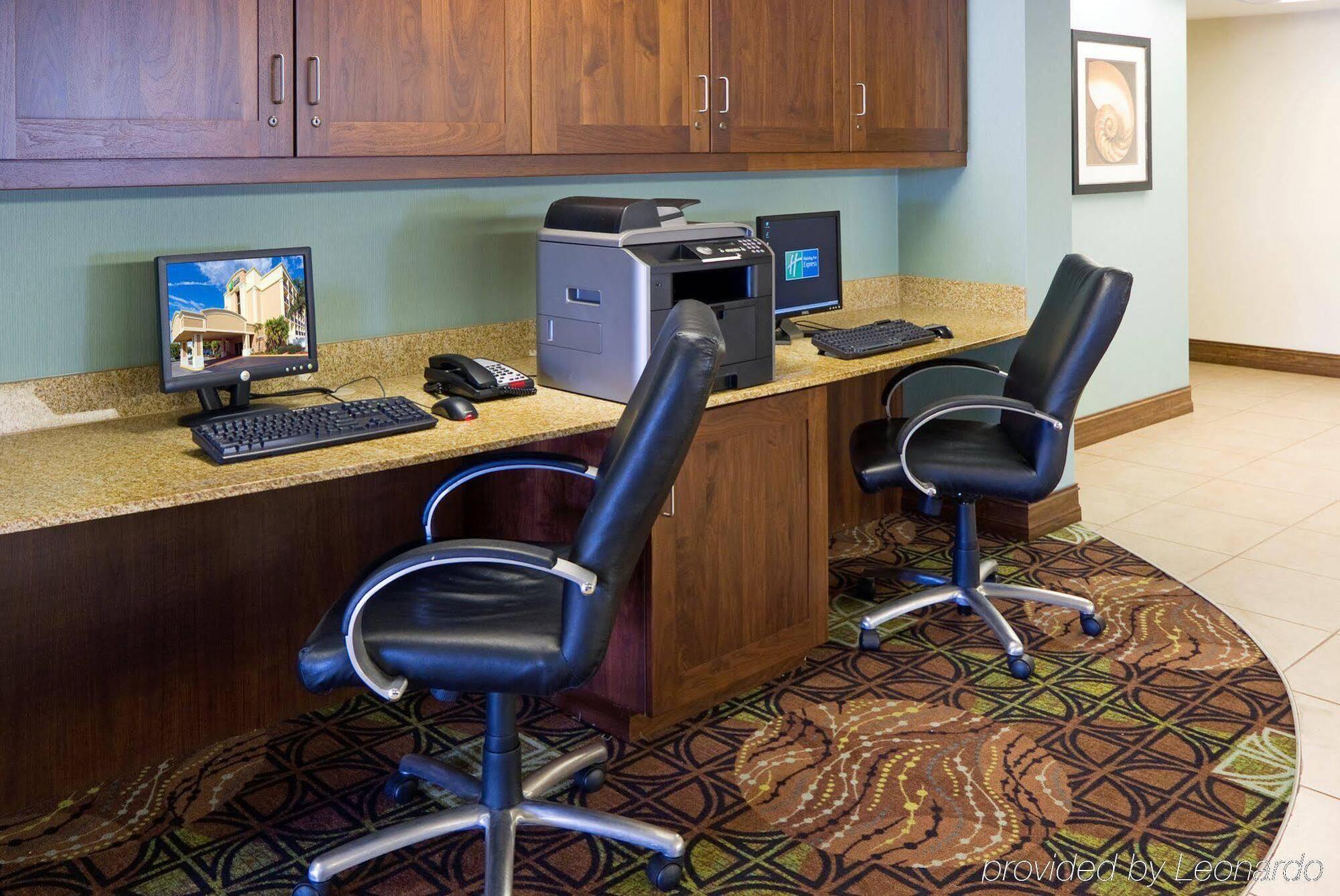 Hotel Express Cape Coral-fort Myers Area By Ihg