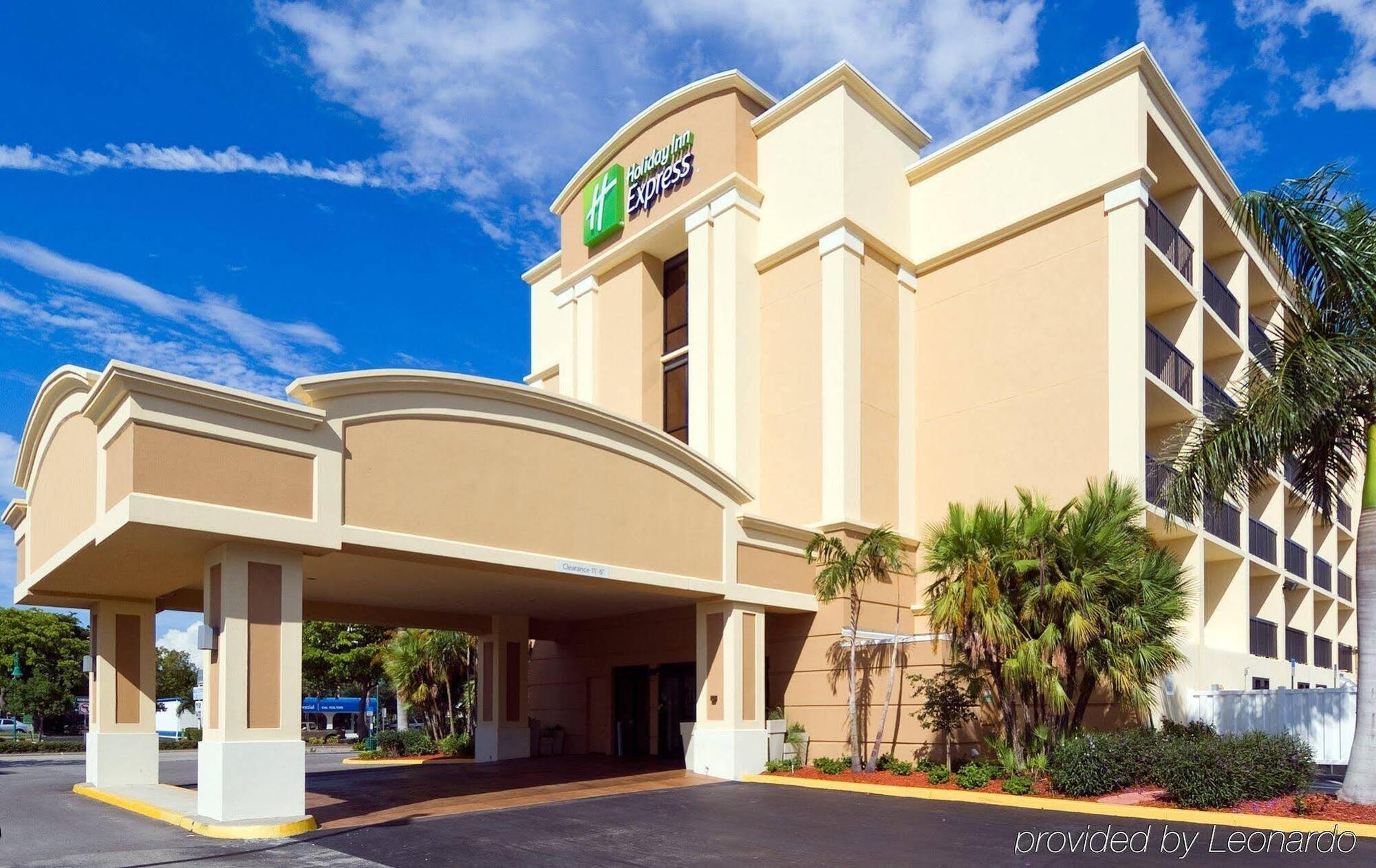 Hotel Express Cape Coral-fort Myers Area By Ihg 3*