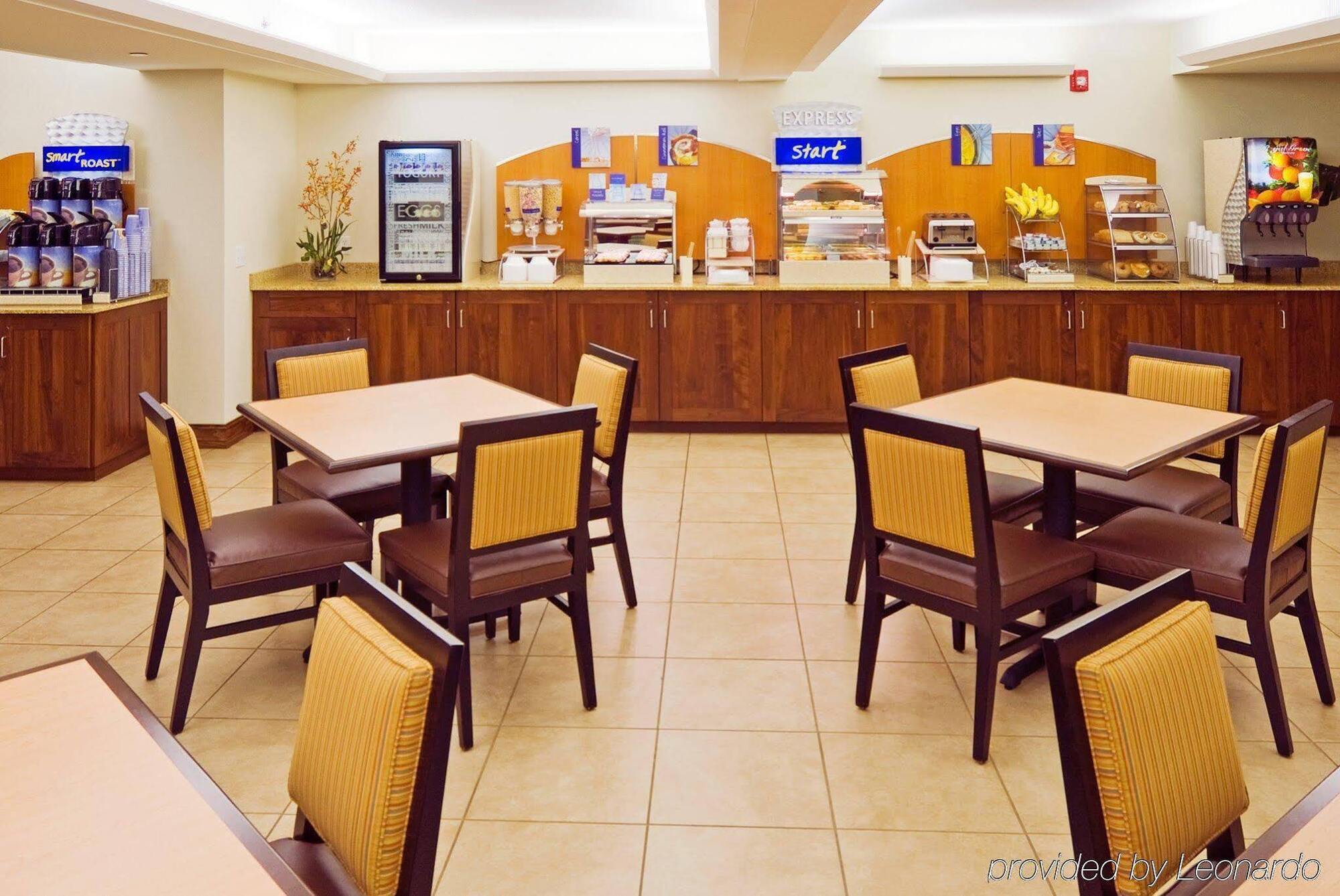 Express Cape Coral-fort Myers Area By Ihg 3*