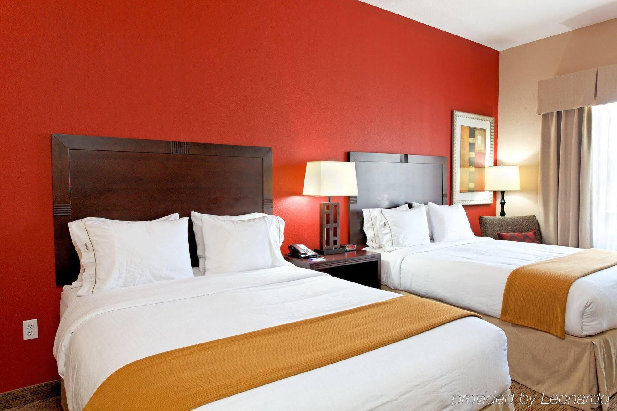 Express & South I-10 By Ihg Hotel 3*