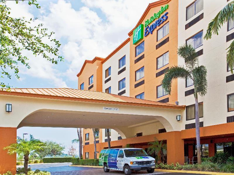 Express And Lauderdale Airport West By Ihg
