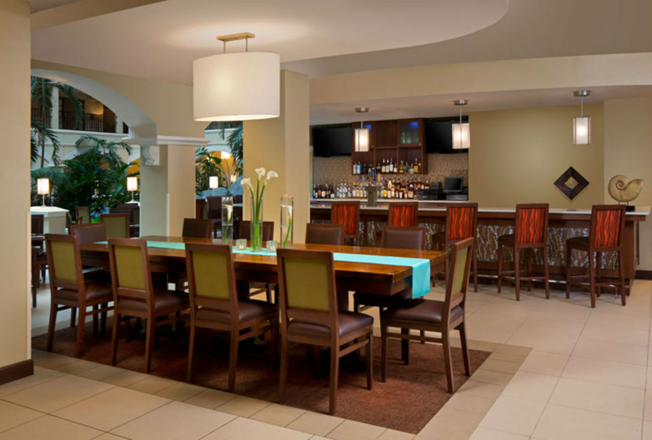 Hotel Four Points By Sheraton Airport Westshore 3*