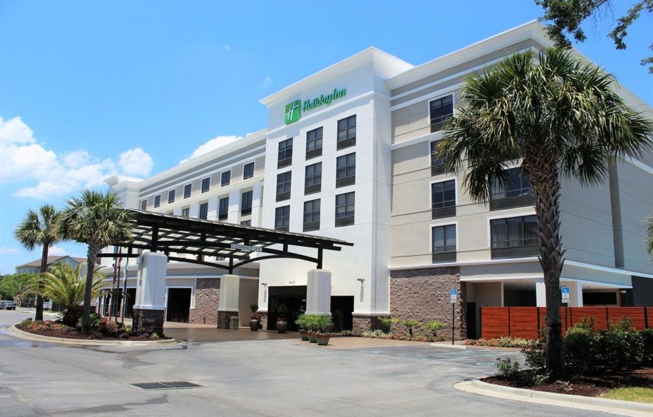 - Area By Ihg