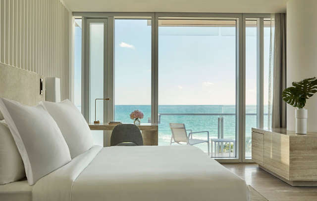 Four Seasons At The Surf Club Hotel 5*