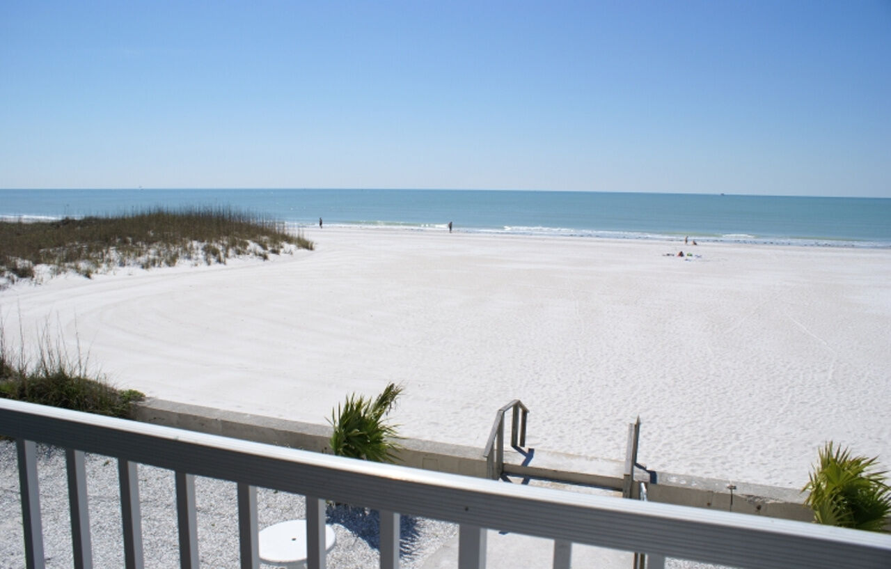 Barefoot Club St. Pete Beach