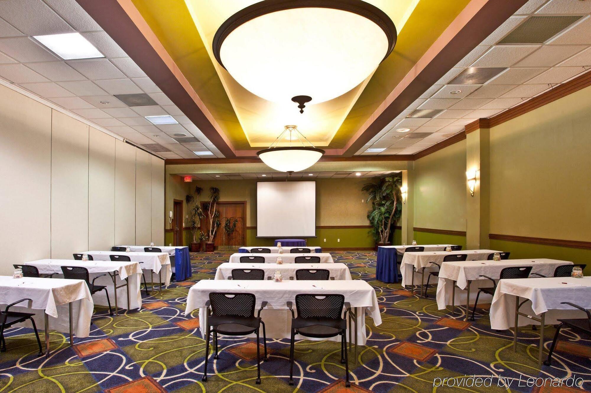 Doubletree By Hilton Myers At Bell Tower Shops Hotel