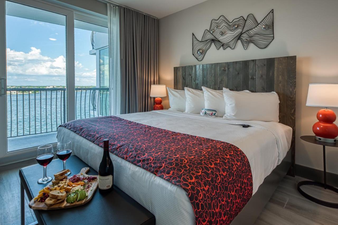 Fusion Waterfront Resort 3*