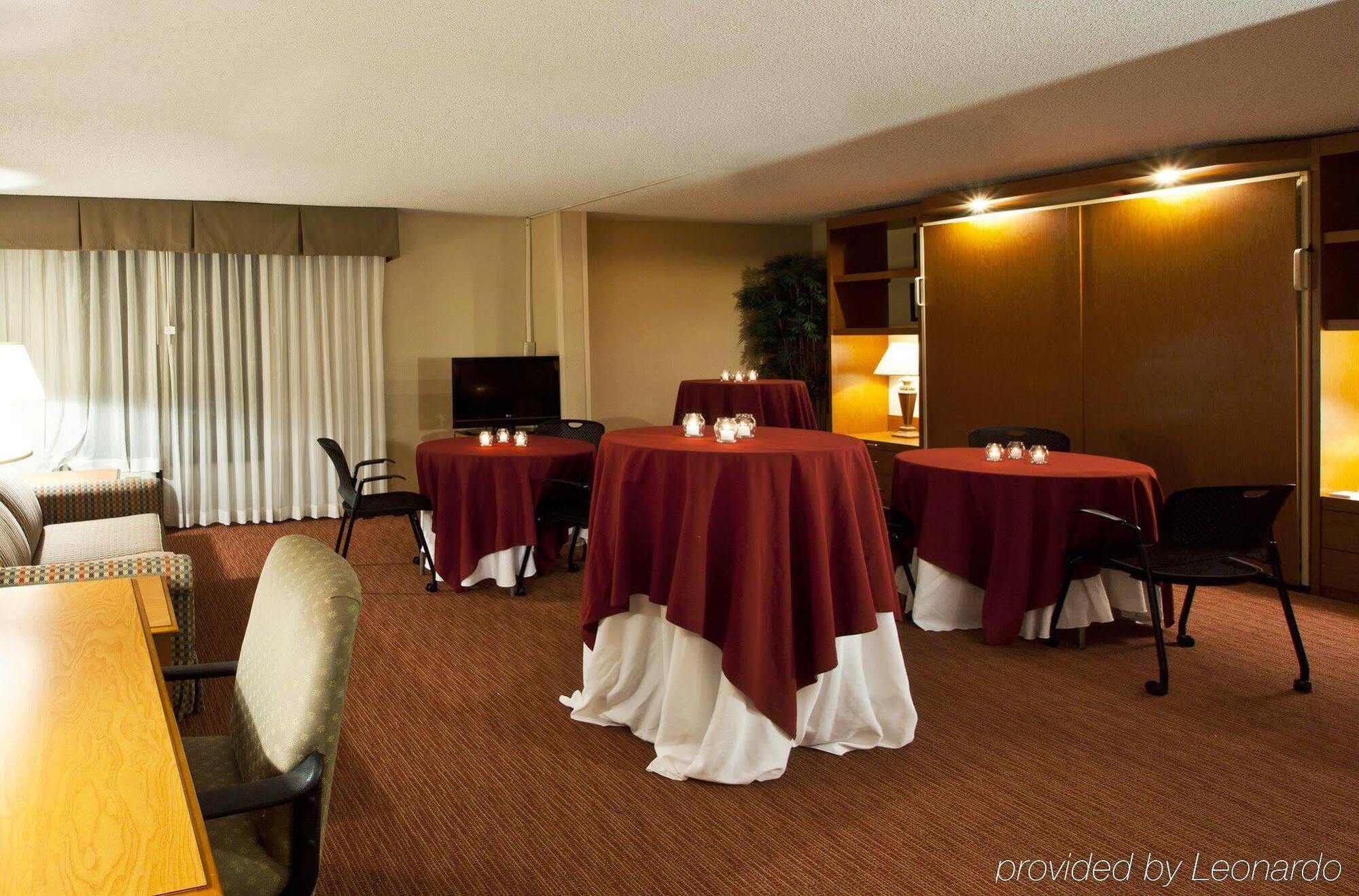 Hotel Doubletree By Hilton Myers At Bell Tower Shops